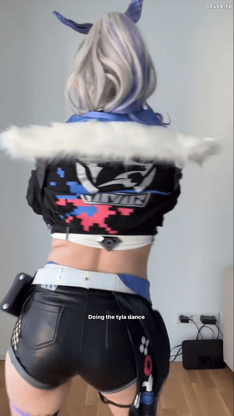 ULTIMATE KADDICOSPLAY POST. Give her more tribs…