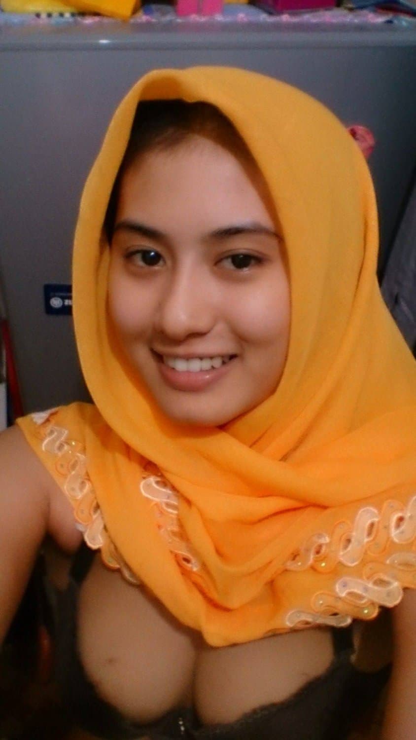 hijab ibu bunda mommy cantik telanjang nude