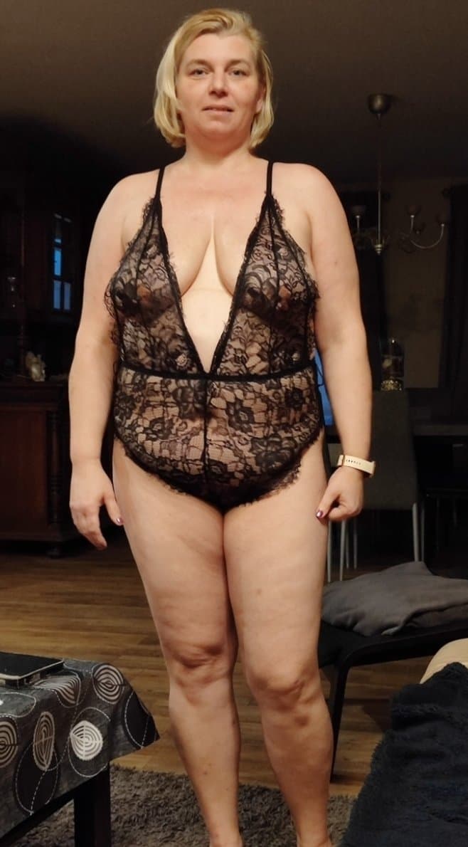 Click to view full size Belgium cumwhore Jessie from Limburg. Submissive willing all holes bare cumdump.