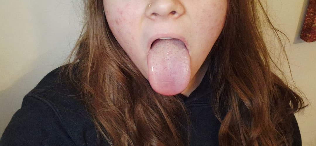 Rosa, owned slut, UK, F cups, 19, 5 foot 3, butt slut