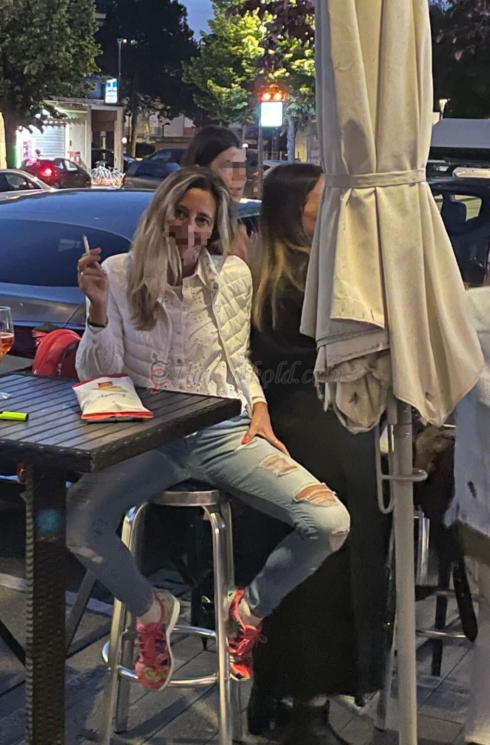 Amateur married Italian sex goddess is a heavy squirter and bukkake lover