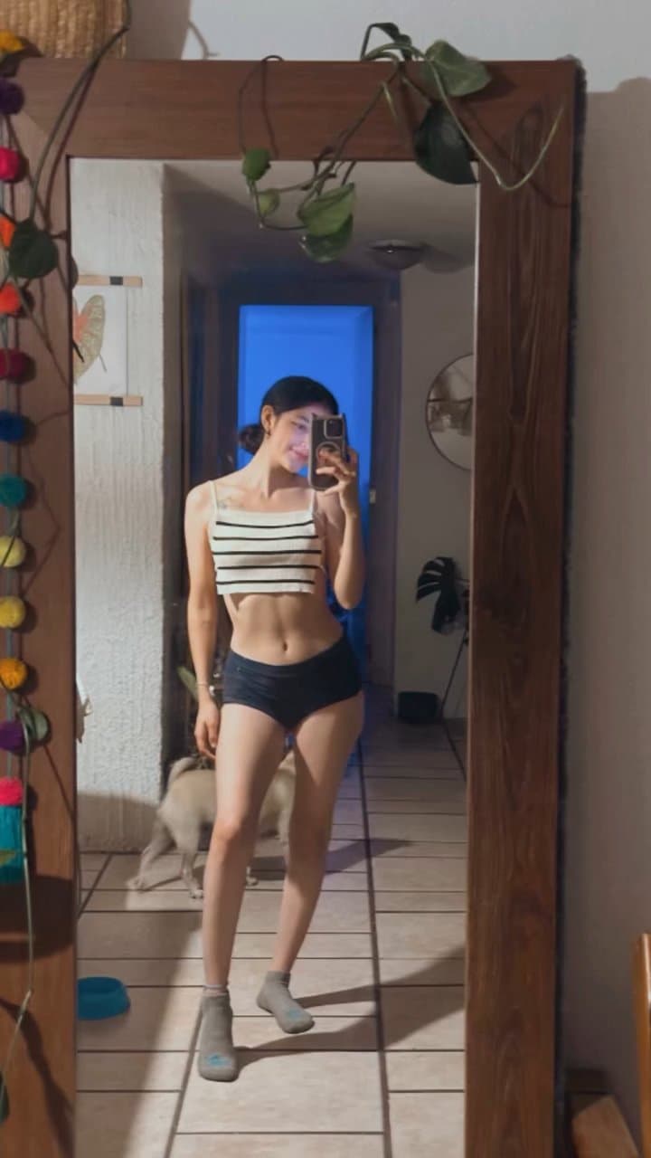 Ada sexy foto y vídeo movimiento de caderas sexy