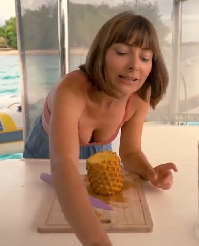 Cougar Youtuber Nikki. Non Nude.