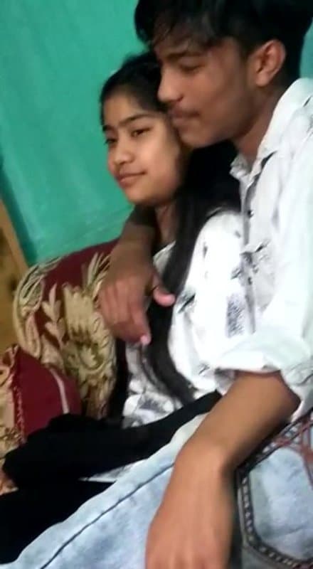 Смотрите онлайн Cute desi Assamese lover romance and fucking in both hole part 1 на ZenVideo_720p - 2025-10-12T211930.145