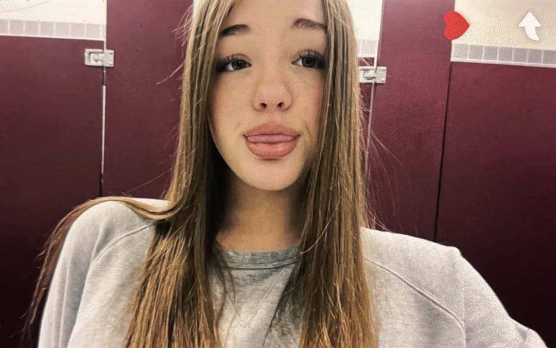 Horniest thick white teen snapchat slut gets her nudes leaked! Dumb Webslut fuck meat