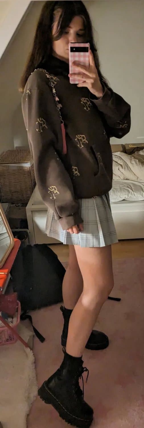 I would without a doubt impregnate every single of Charlottes holes as soon as I got the chance….