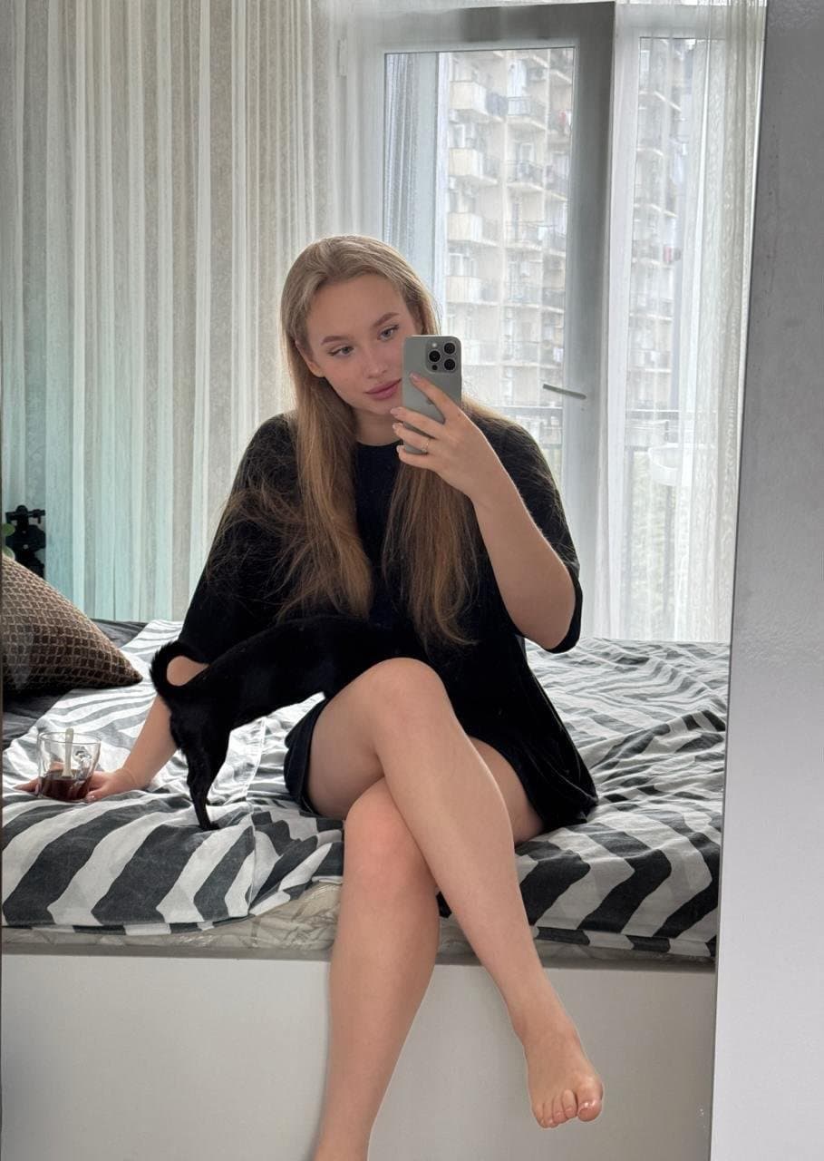 Pretty blonde girl...gorgeous