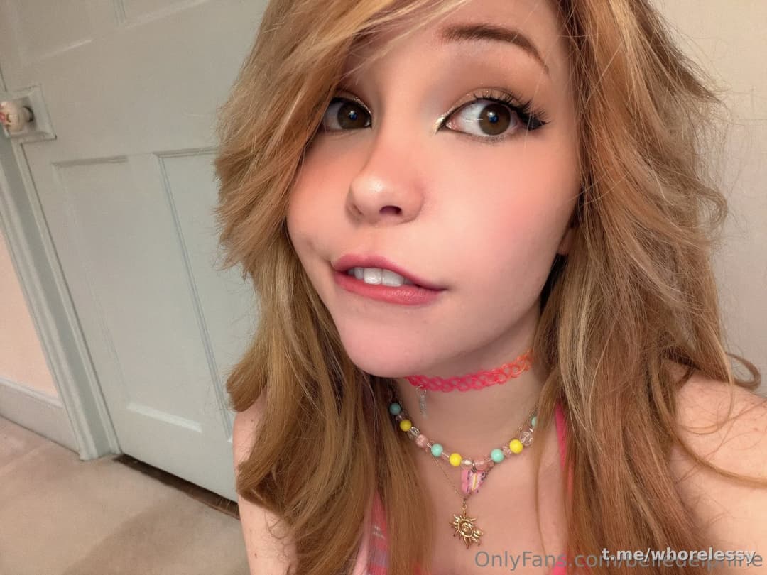 Cute egirl teases pink panties and flashes tits