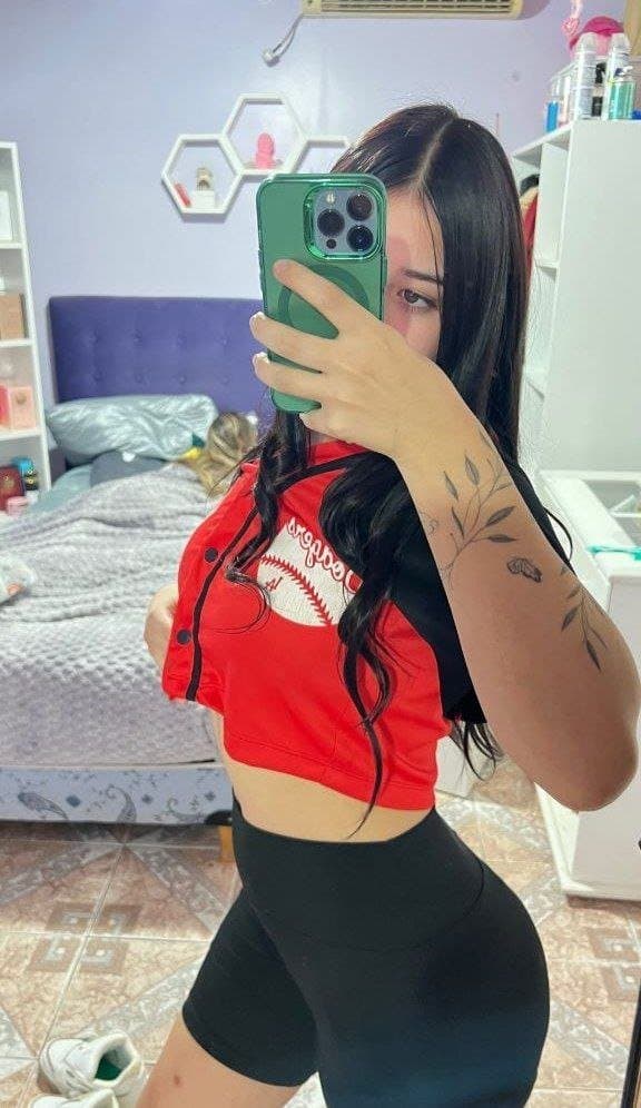 Petite latina from argentina shaking bubble butt ass in restroom