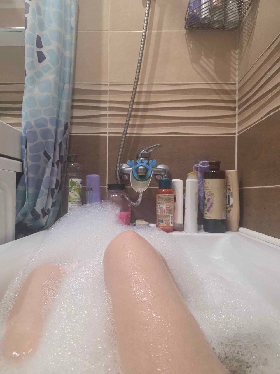 Hot slut love show her looks. Sexy feet