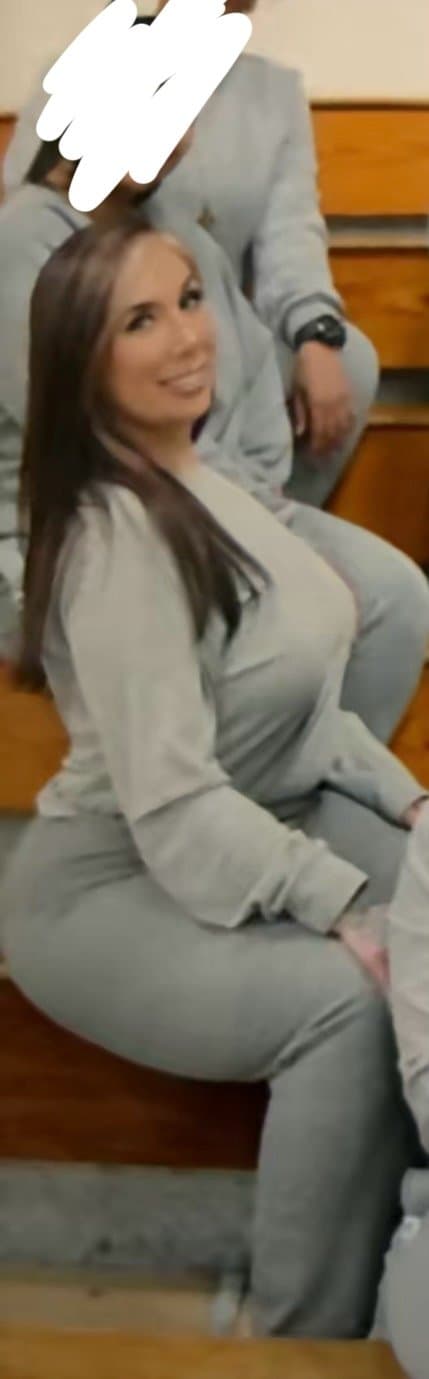 Which female inmate are you fucking? (the one I circled in red is my favorite one)