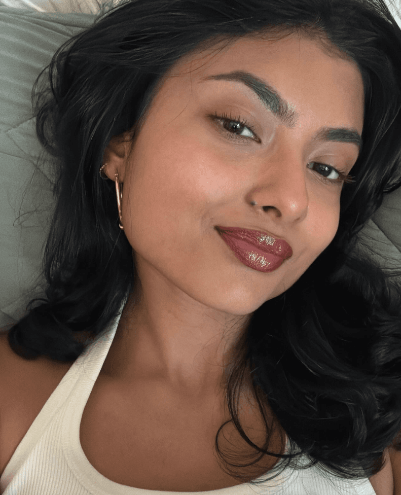 model slut Tora Rozario sucking black balls and photos