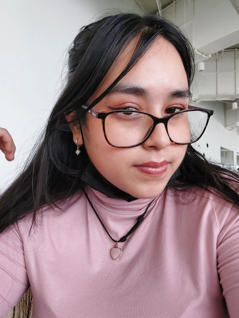 muy inocente a la vista de todos, pero la puta se deja cojer por todos los que sea