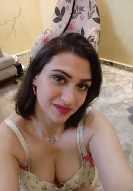 Beautiful and attractive Iraqi wife7771