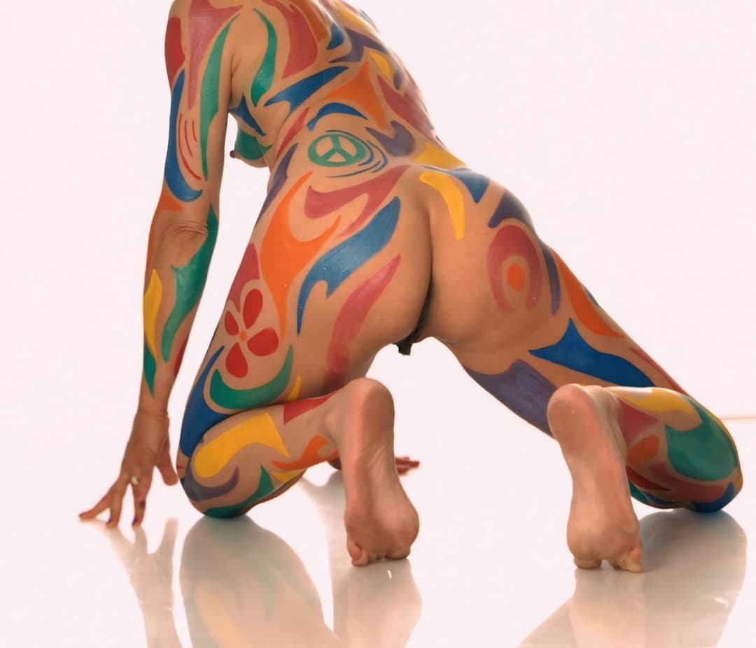 Desi Slut nude body paint shoot