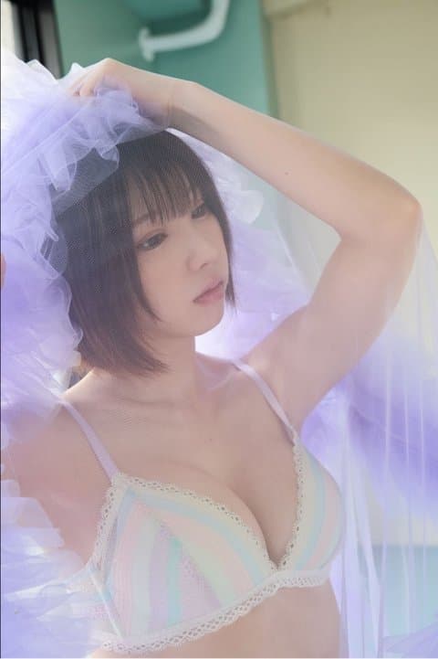 FRIDAY monthly girl 039 = えなこ 完全未発表30カット＆ムービー