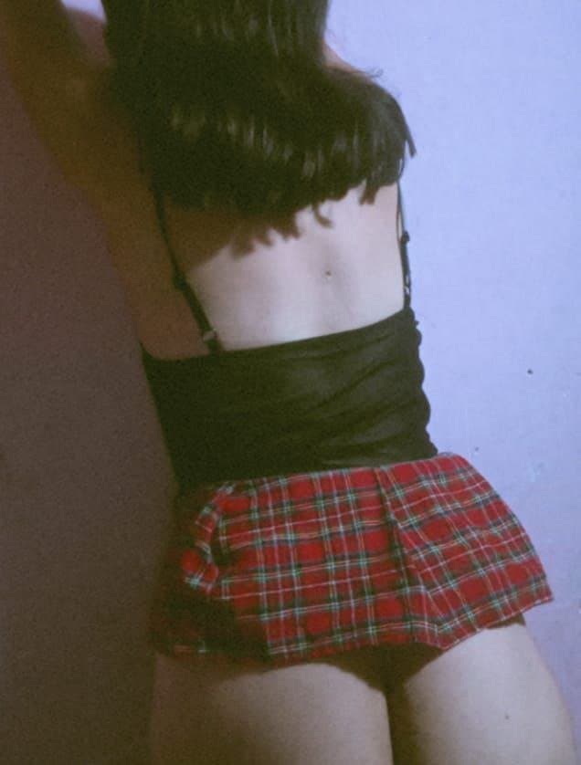 A la morrita linda le gusta usar lencería sexy