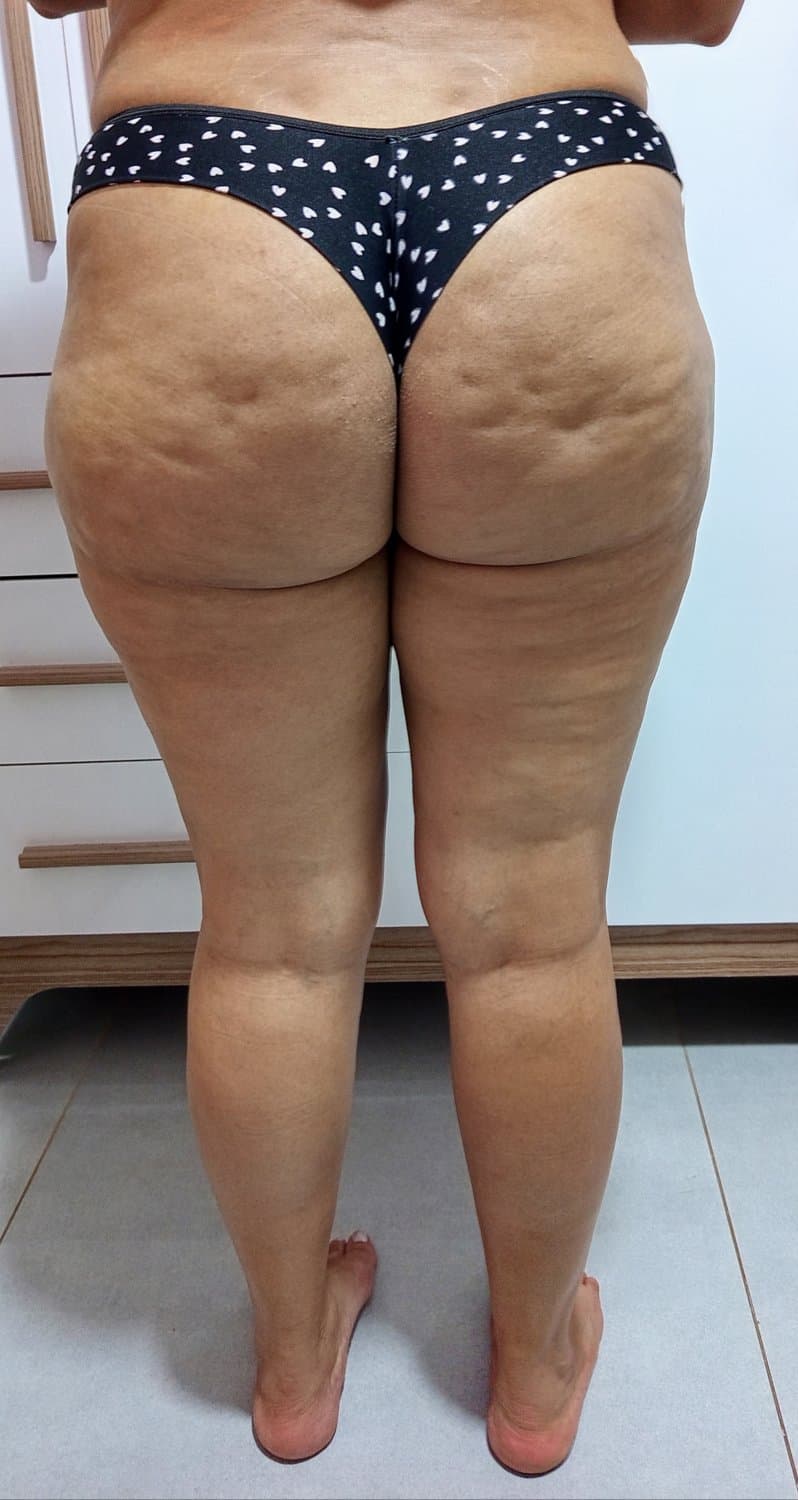 Calcinha nova na bundona da esposa