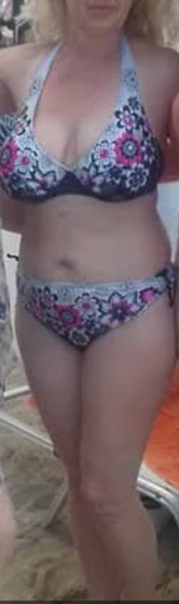 Amateur real unware mom amazing feet big boobs.Comment your thoughts and what would you do to her