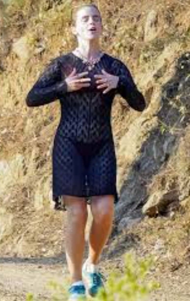 Emma Watson, goon to Emma St tropez/bikini pics