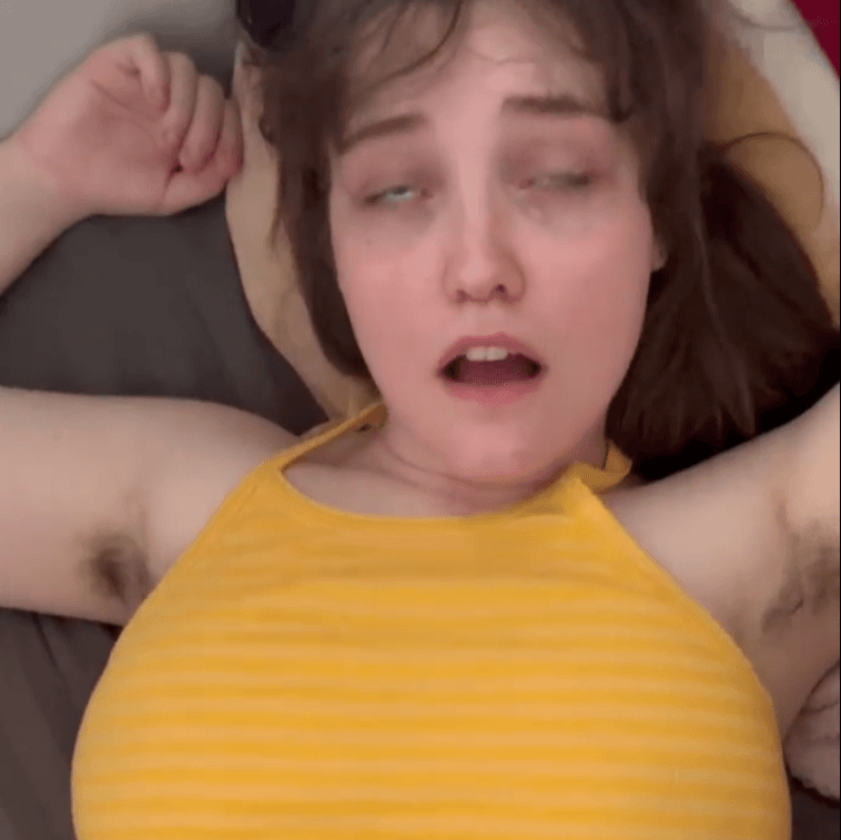 Absolutely stunning cutey with hairy armpits