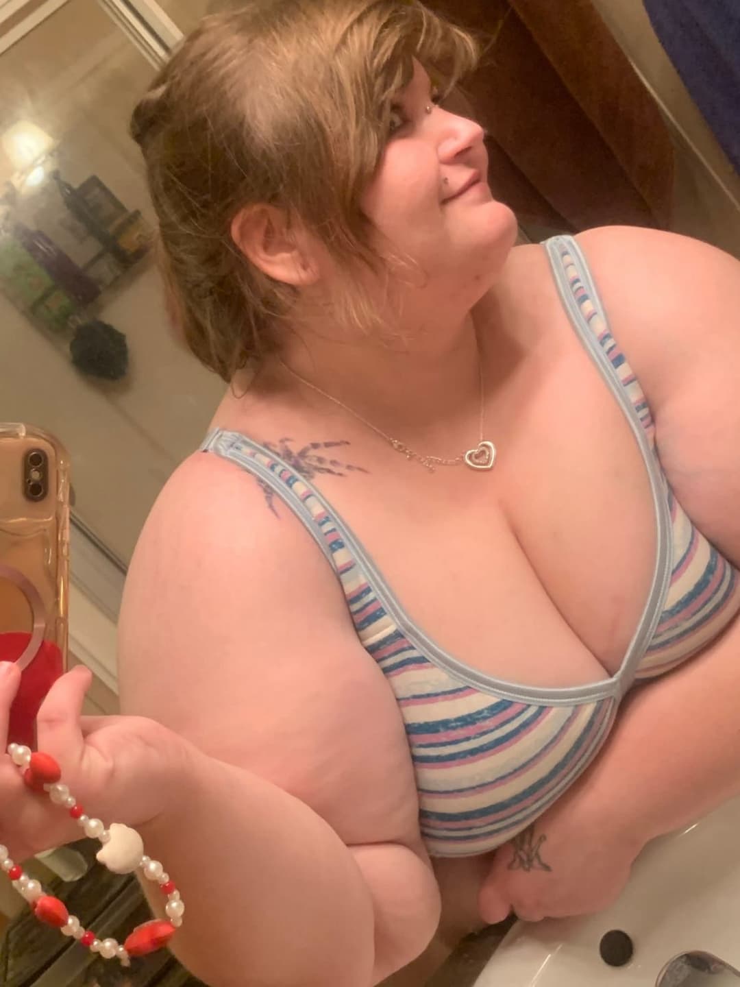 MASSIVE HUGE PAWG SSBBW BBW HUGE THICK BIG ASS GOONER MATERIAL