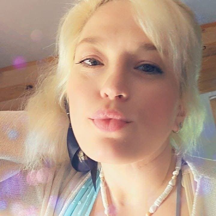 Cheating Cyndi wants your cum