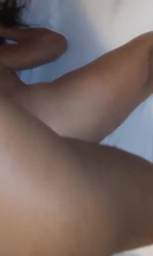 MARIDO CORNO LIBEROU A ESPOSA PRO NEGRO FUDER - QUER UM PRETO GOZANDO PRA SUA MULHER? CHAMA ZANGI