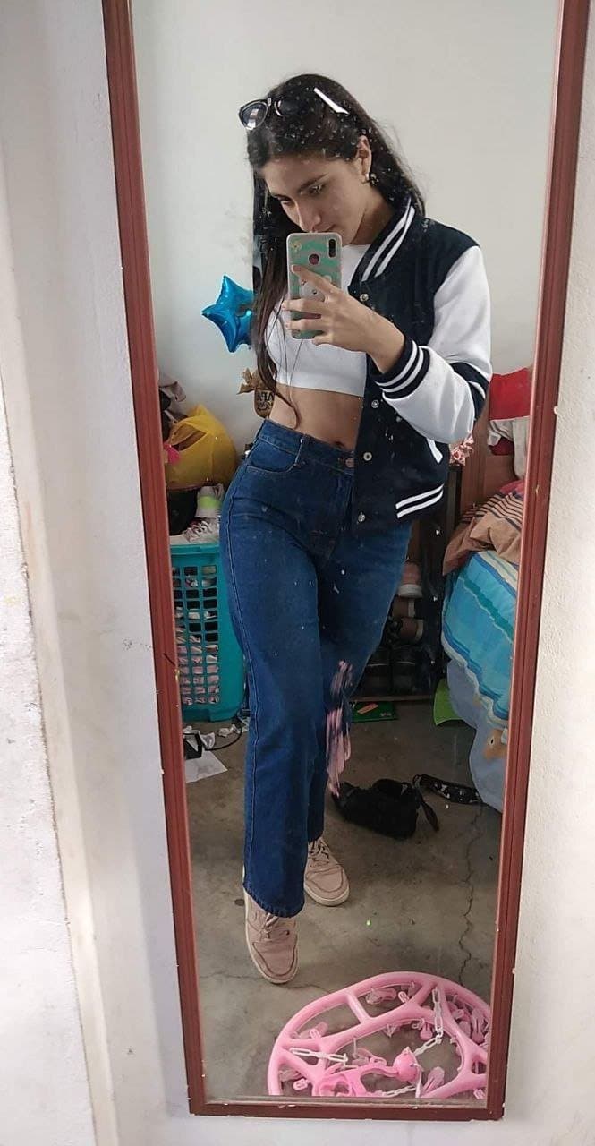 Rica flaquita exhibida por cornudo ??