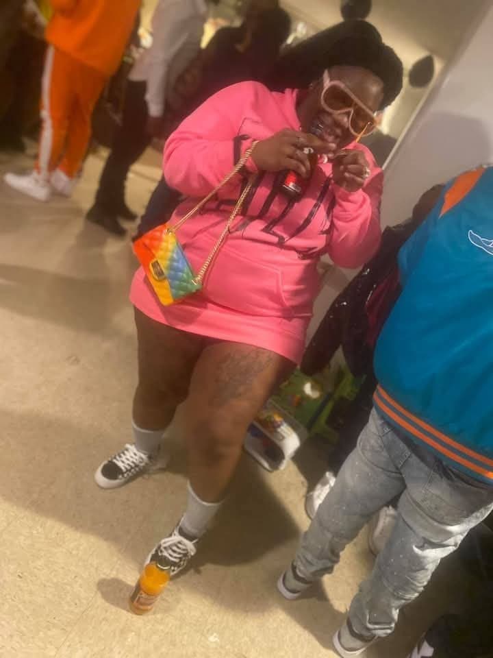 HUGE THICK MEGA EBONY BBW BUG OLE JUICY ASS BOOTY