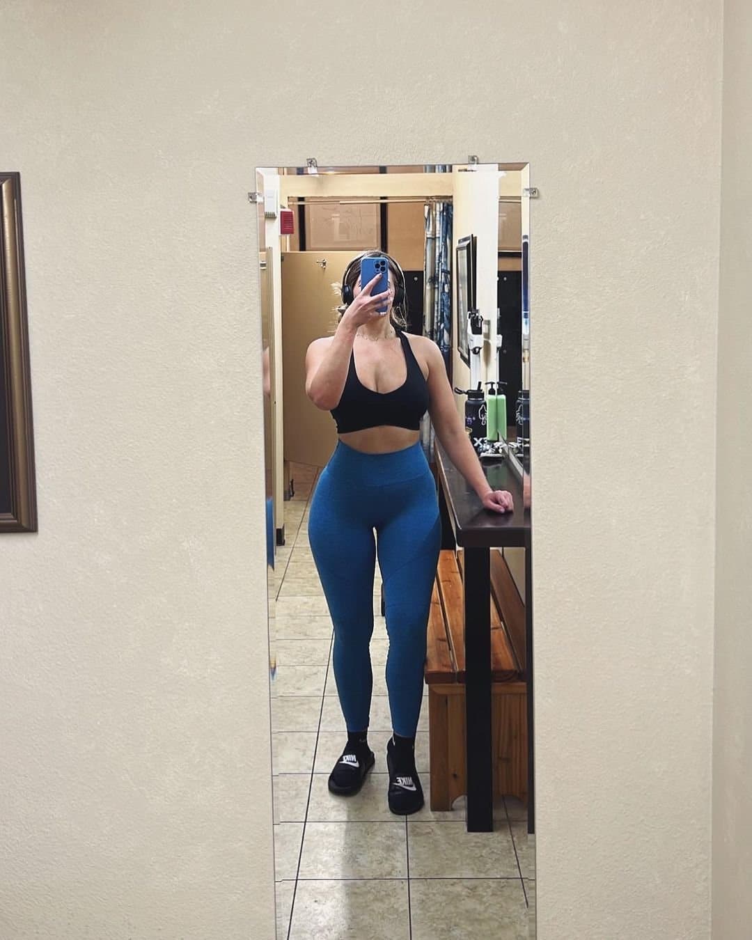 Thick Latina vs. Thick white girl pick