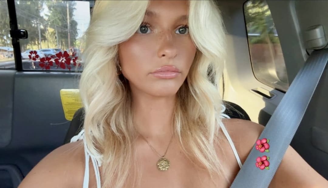 Perfect blonde IRL teen - sexy college PAWG goddess