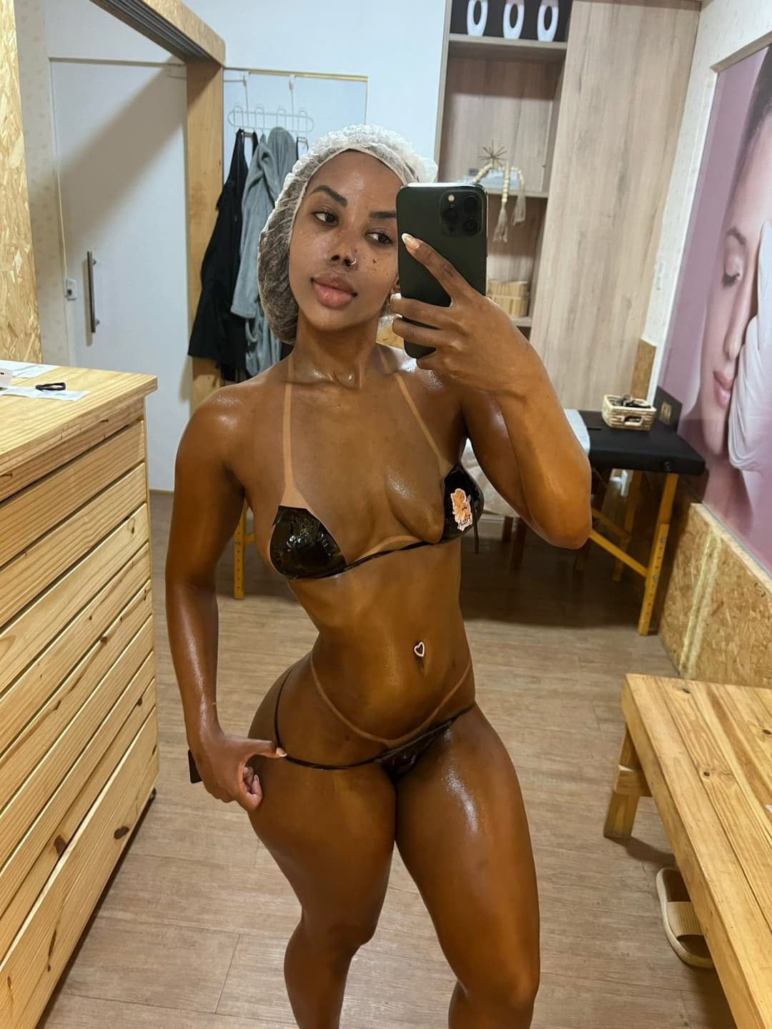 Hot Brazilian with phat pussy in sexy tan lines ???