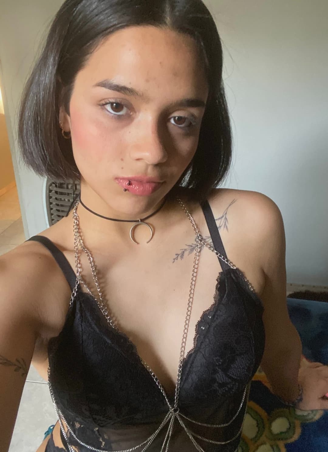 Don’t look away… look me right in the eyes while you stroke