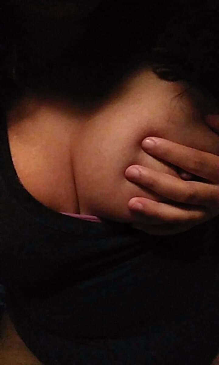 Real Ebony Girlfriend Leaked Rubbing her Clit and Fingering her Webslut Whore Pussy and Shows Nudes