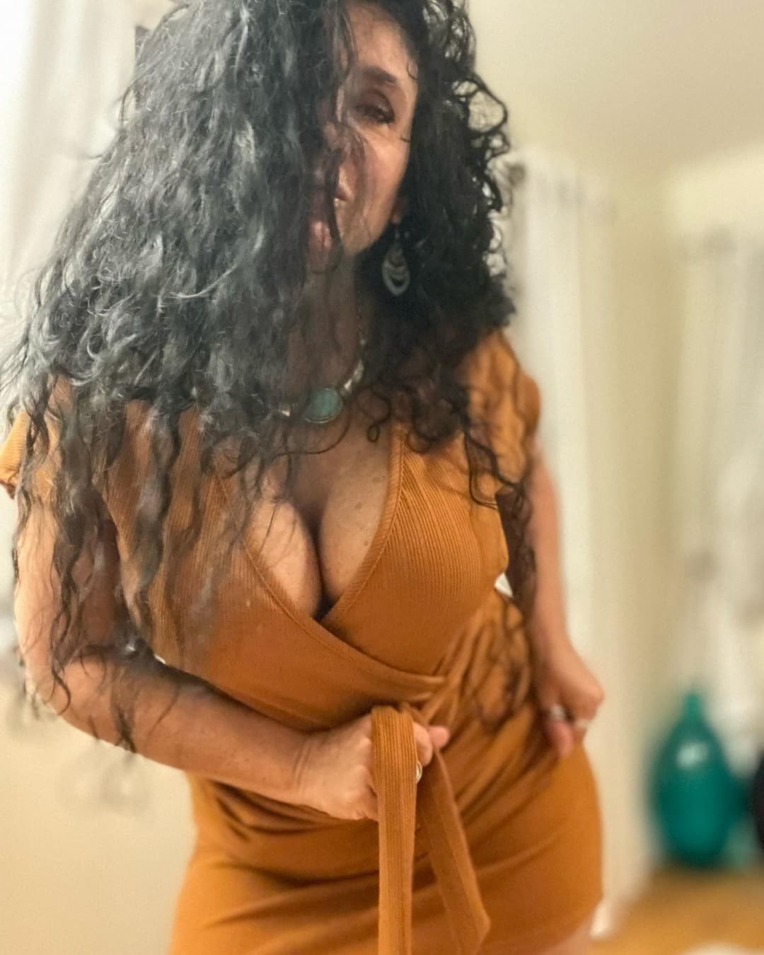 Milf with the best dick sucking lips