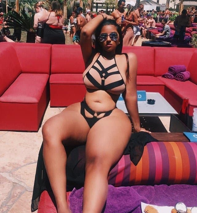 desi indian Bigass milf showing