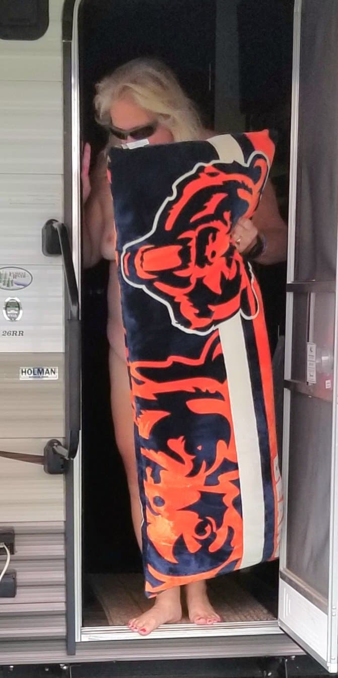 Nude female Bears fan