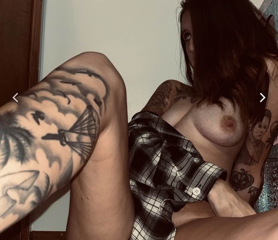 Click to view full size Slutty baby mumma Gwen is ready to be bred again