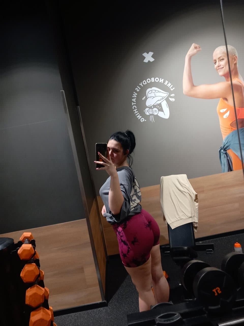 Thick PAWG Gym Slut Has A Great Big Ass