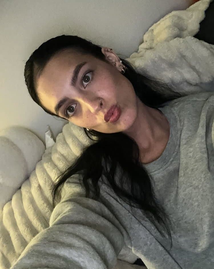 Click to view full size Gabrielle 2