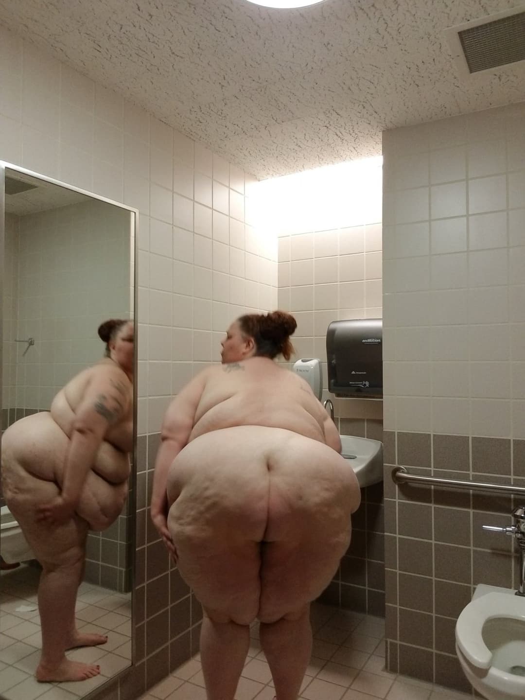 Nasty Public Fat Bitch Aprill Thompson is addicted to BBC