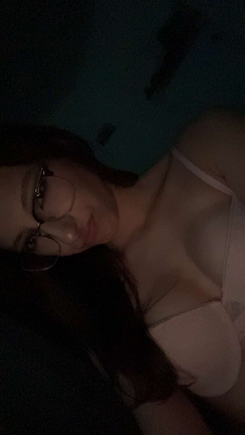 Sharing my girlfriend she love dick asf