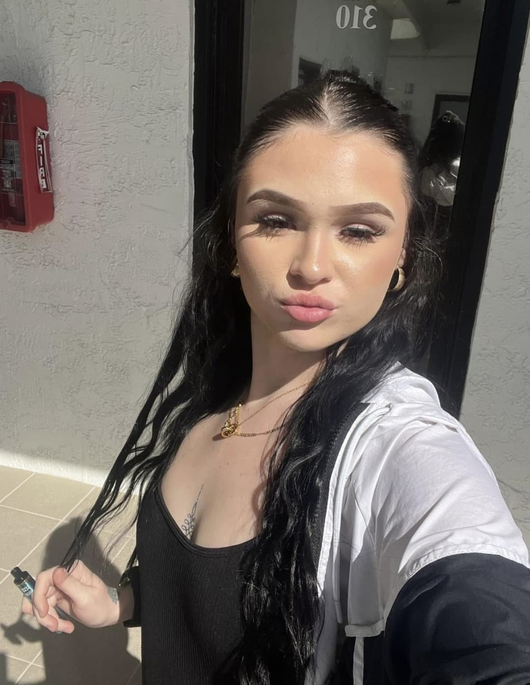 White bop made for sniffing black thug ass