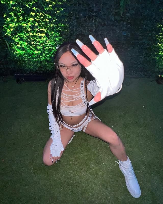 Sexy phat ass ABG teen Noelle