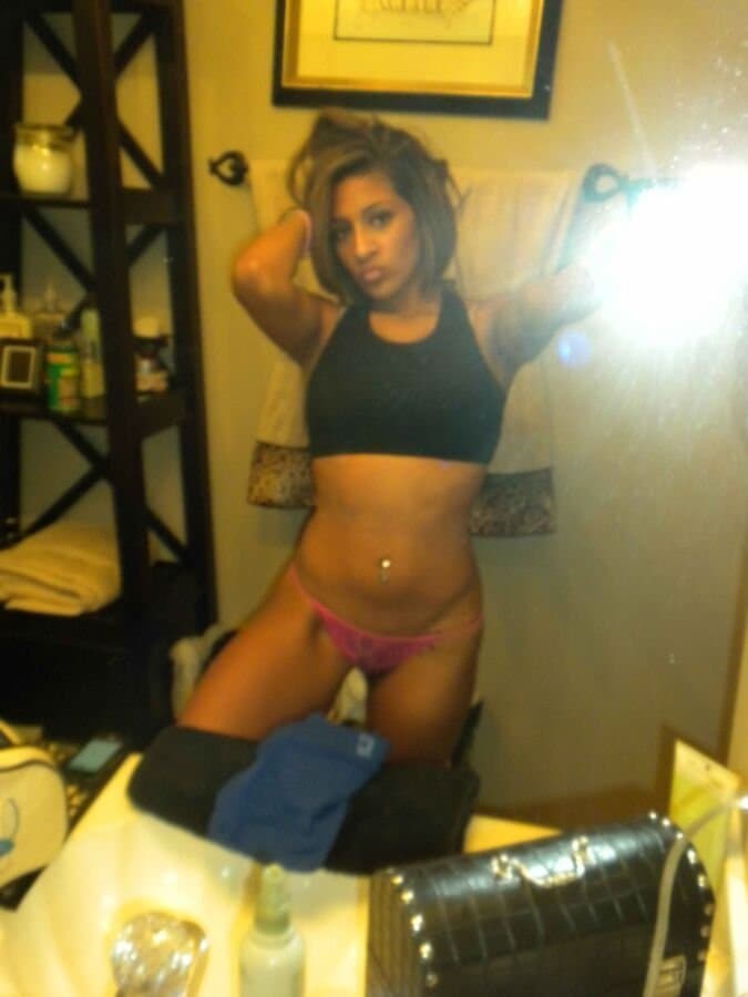 Hot selfies from a Polynesian girlfriend. Love the spinner whores ????