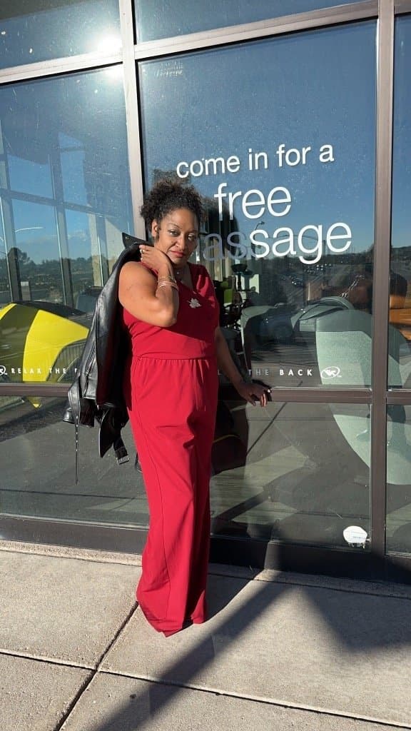 Freaky ass mature ebony cougar mom gets her phone leaked by iPhone repair guy