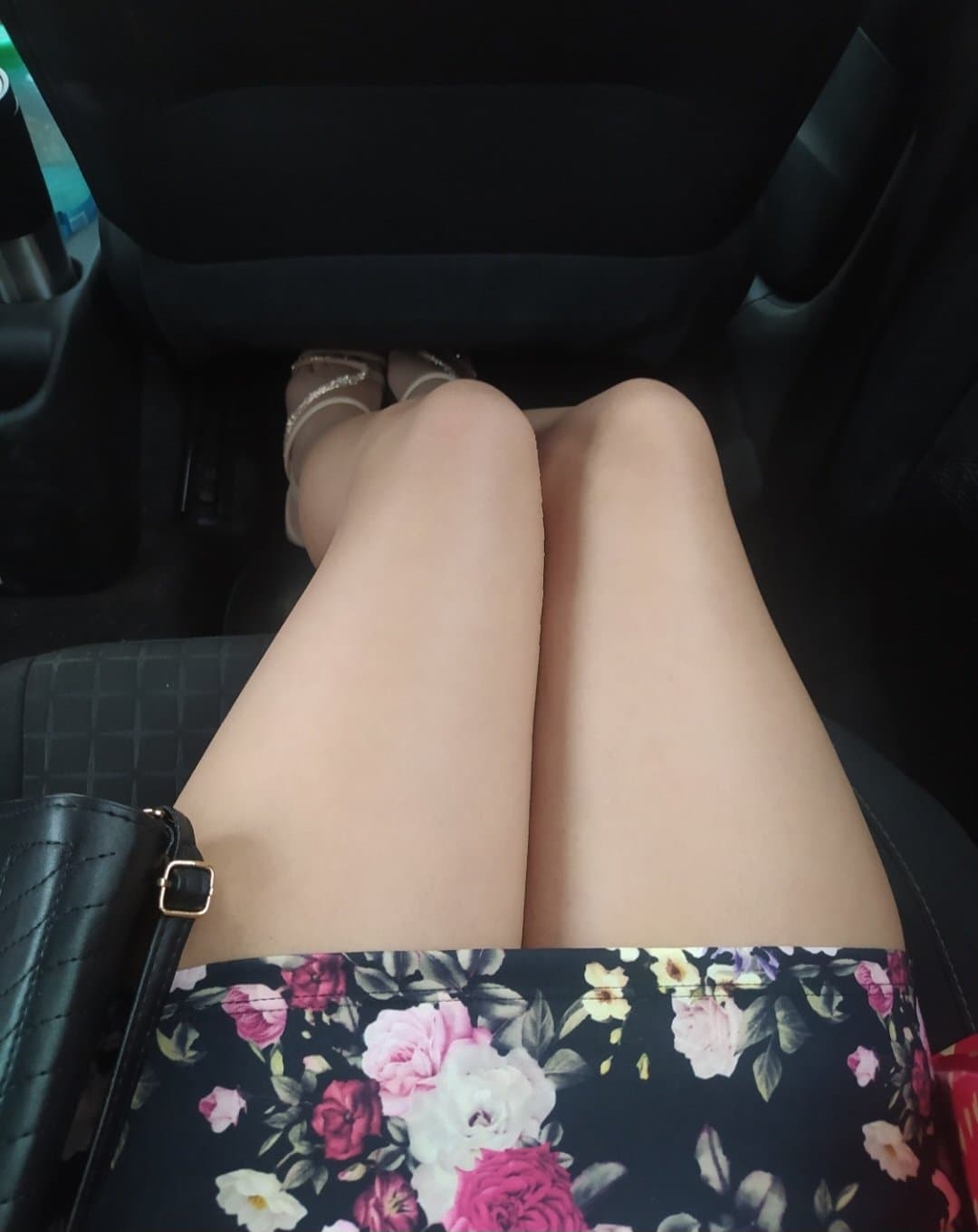 Novinha gostosa pra krl, que putinha gostosa mds???