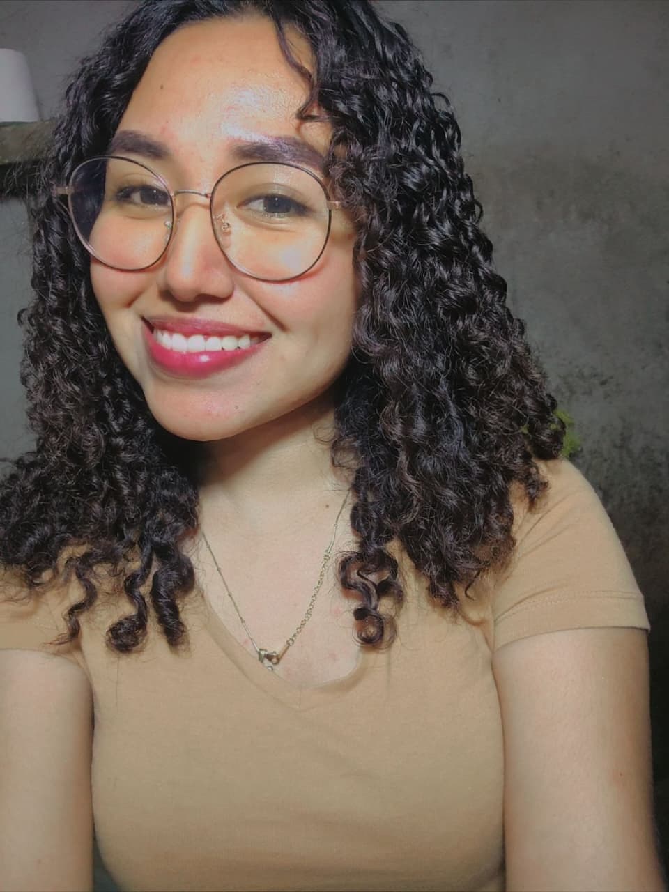 Perrita morena culona filtrada y exhibida