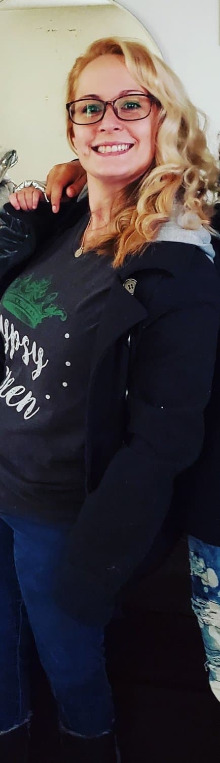 Tara & Alicia strip out of their bikinis & make out for G G W